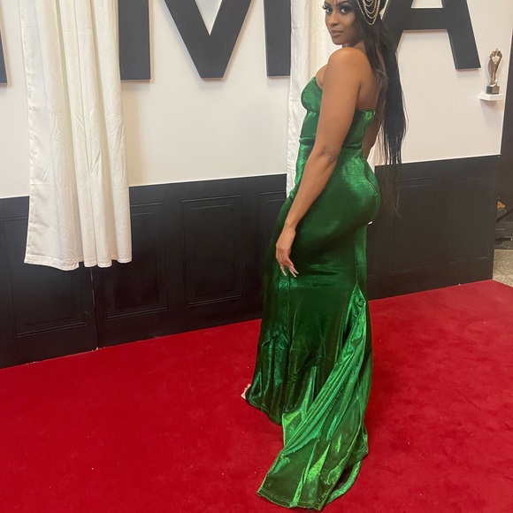 Evening Gown- EMERALD GREEN - Picture 6 of 6